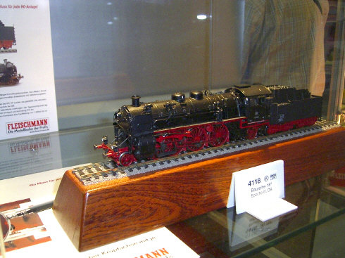 RIMG0009b.JPG (926590 Byte)