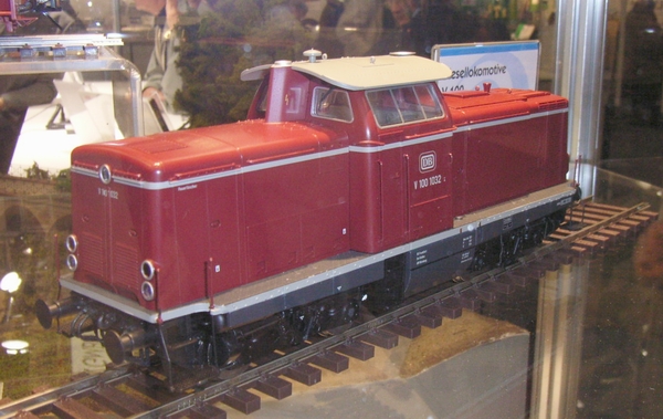 a_LenzV100.JPG (203066 Byte)