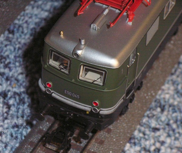 e50_front_119.jpg (78273 Byte)